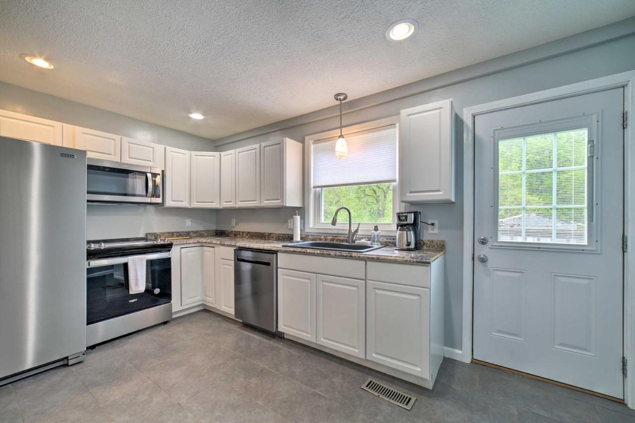 Morgantown Home With Deck About 2 Mi To Wv University! Екстериор снимка